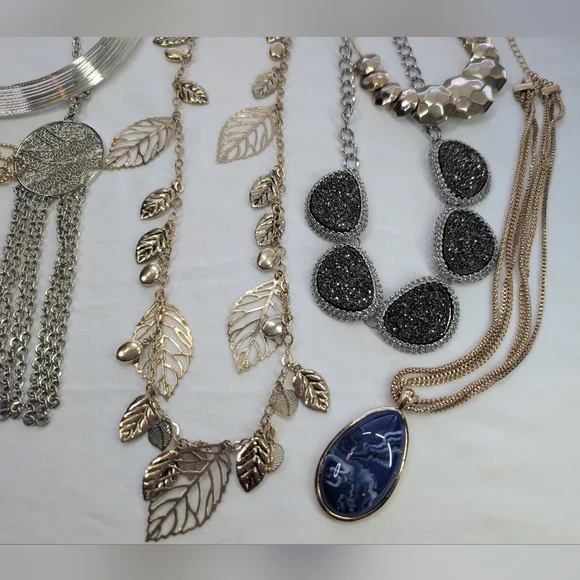 Grab Bag #41 Necklaces Vintage And Modern - Picture 2 of 9